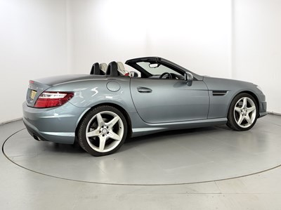 Lot 2011 Mercedes-Benz SLK200