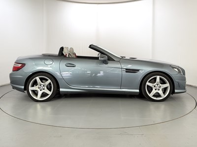 Lot 2011 Mercedes-Benz SLK200