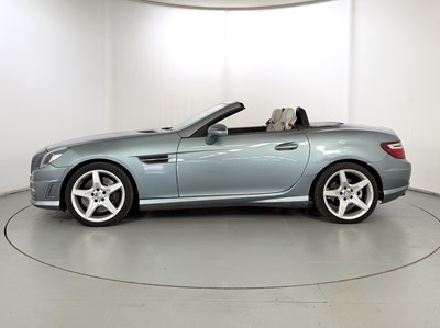 Lot 2011 Mercedes-Benz SLK200