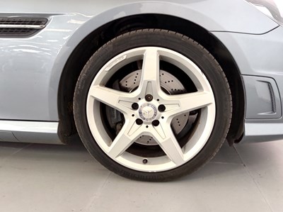 Lot 2011 Mercedes-Benz SLK200