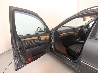 Lot 2007 Mercedes-Benz E320 - NO RESERVE