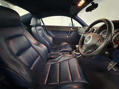 Lot 2002 Audi TT