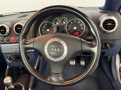 Lot 2002 Audi TT