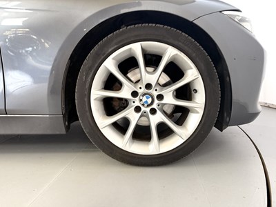 Lot 2015 BMW 320