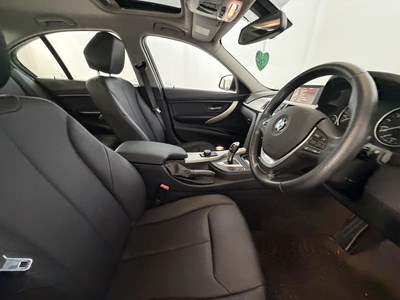 Lot 2015 BMW 320