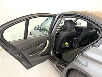 Lot 2015 BMW 320