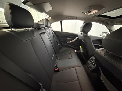 Lot 2015 BMW 320