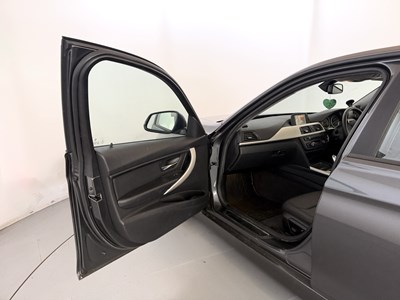 Lot 2015 BMW 320