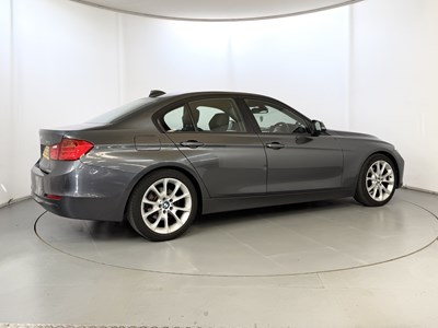 Lot 2015 BMW 320