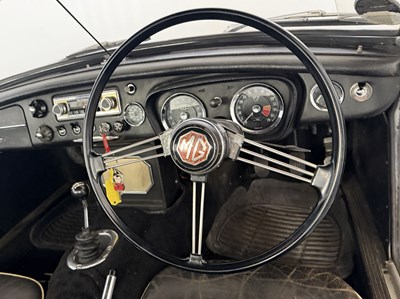 Lot 1963 MG B Roadster