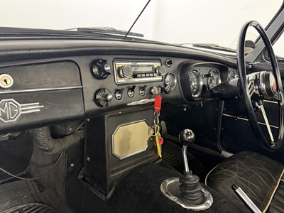 Lot 1963 MG B Roadster