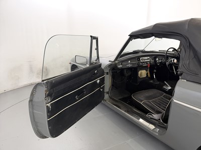 Lot 1963 MG B Roadster