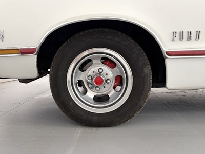 Lot 1977 Ford Mustang II