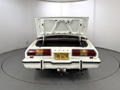Lot 1977 Ford Mustang II