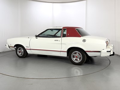 Lot 1977 Ford Mustang II