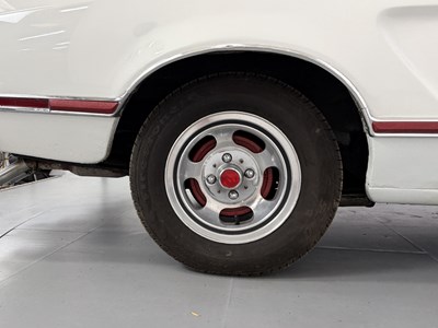 Lot 1977 Ford Mustang II