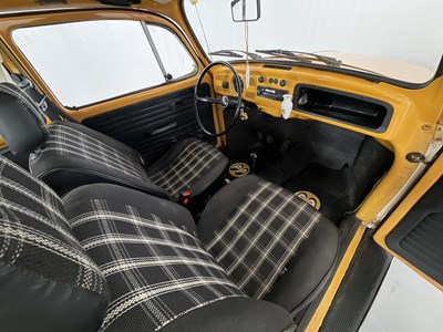 Lot 1976 Volkswagen Beetle