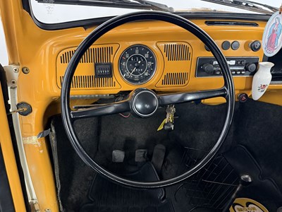 Lot 1976 Volkswagen Beetle