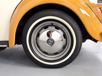 Lot 1976 Volkswagen Beetle