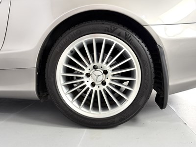 Lot 2004 Mercedes-Benz SL350