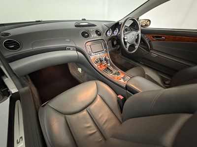 Lot 2004 Mercedes-Benz SL350