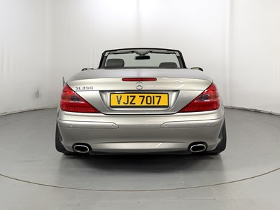 Lot 2004 Mercedes-Benz SL350