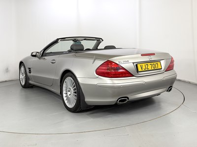 Lot 2004 Mercedes-Benz SL350