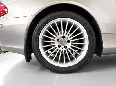 Lot 2004 Mercedes-Benz SL350