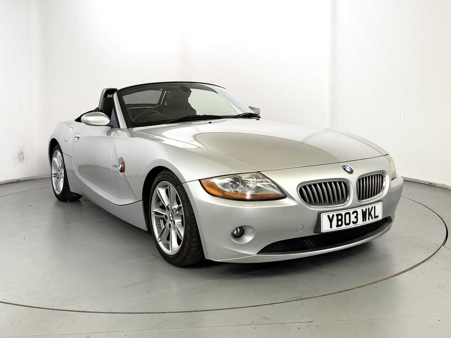 Lot 2003 BMW Z4 3.0