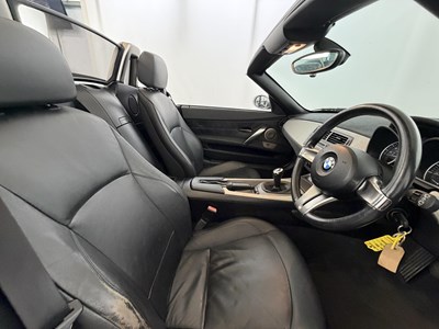 Lot 2003 BMW Z4 3.0