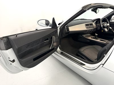 Lot 2003 BMW Z4 3.0