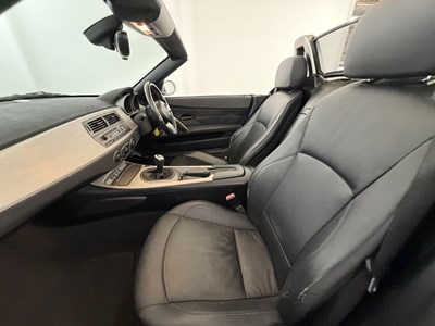 Lot 2003 BMW Z4 3.0