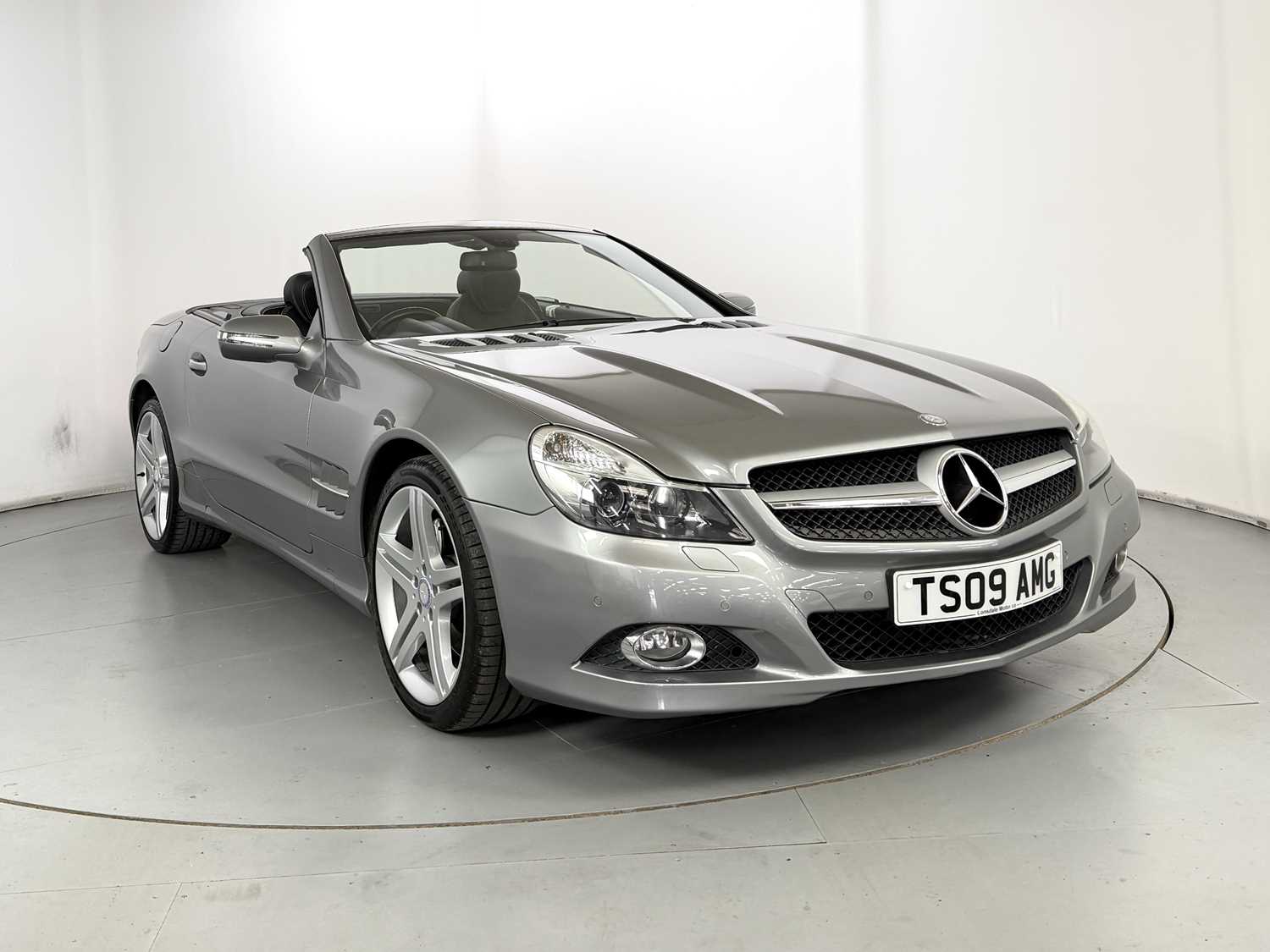 Lot 2009 Mercedes-Benz SL350