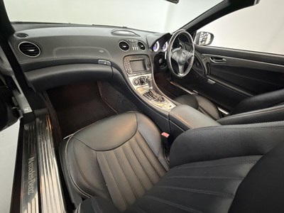 Lot 2009 Mercedes-Benz SL350