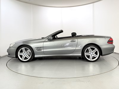 Lot 2009 Mercedes-Benz SL350