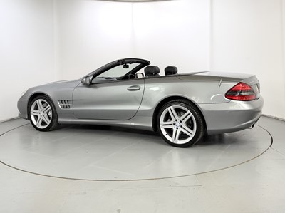 Lot 2009 Mercedes-Benz SL350