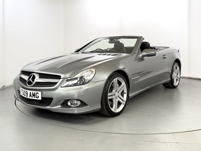 Lot 2009 Mercedes-Benz SL350