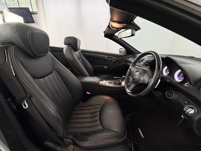 Lot 2009 Mercedes-Benz SL350