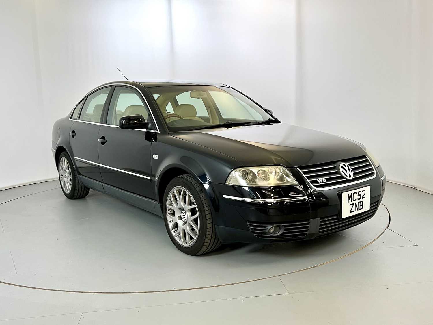Lot 57 - 2002 Volkswagen Passat W8