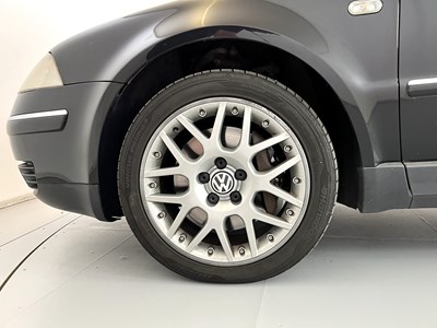 Lot 57 - 2002 Volkswagen Passat W8