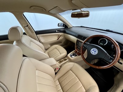 Lot 57 - 2002 Volkswagen Passat W8