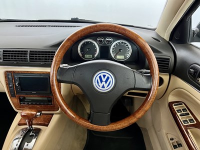 Lot 57 - 2002 Volkswagen Passat W8