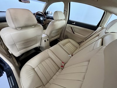 Lot 57 - 2002 Volkswagen Passat W8
