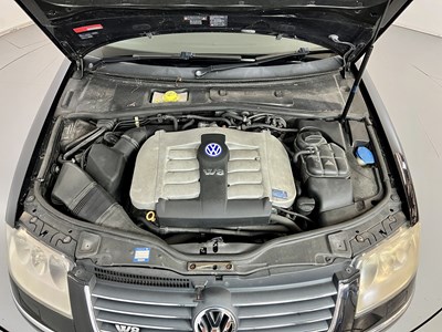 Lot 57 - 2002 Volkswagen Passat W8