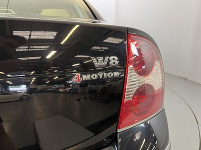 Lot 57 - 2002 Volkswagen Passat W8
