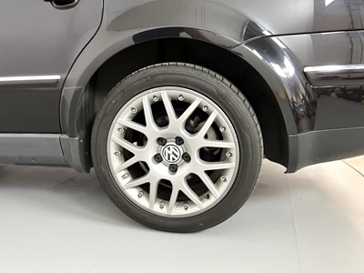 Lot 57 - 2002 Volkswagen Passat W8