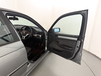 Lot 215 - 2004 BMW 318i - NO RESERVE