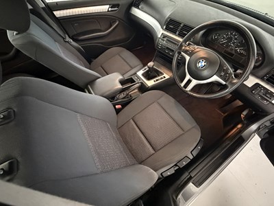 Lot 215 - 2004 BMW 318i - NO RESERVE