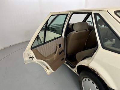 Lot 141 - 1990 Ford Escort 1.3 L
