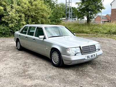 Lot 153 - 1991 Mercedes-Benz 260E